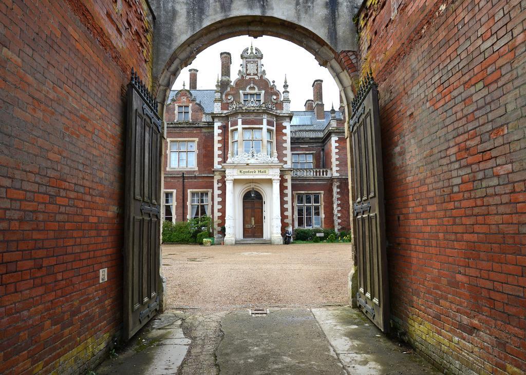 Lynford Hall Hotel Mundford المظهر الخارجي الصورة