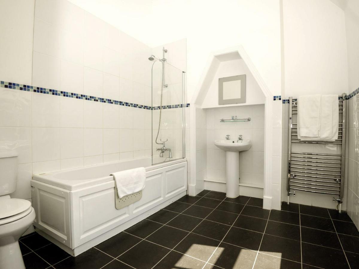 Lynford Hall Hotel Mundford الغرفة الصورة