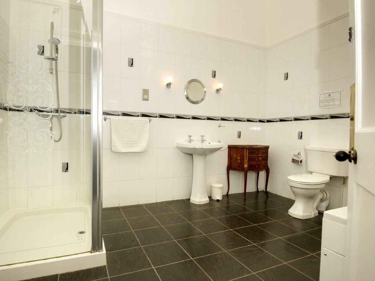 Lynford Hall Hotel Mundford الغرفة الصورة